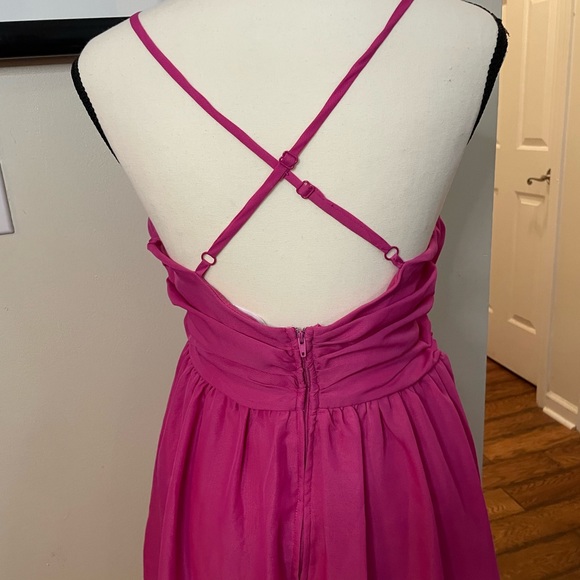 NWOT Flirty Flouncy Fun Beautiful PINK Dress (pinned to show fit) - Picture 2 of 4